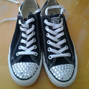 Black converse