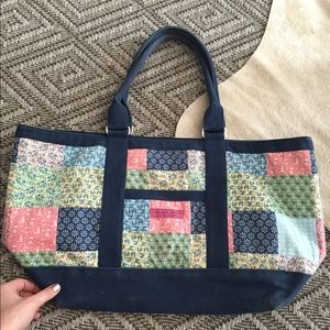 Vineyard vine patchwork beach bag