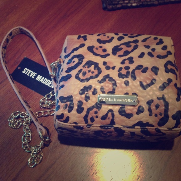 Adorable like new Steve Madden crossbody