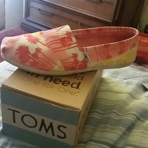 Toms: Womens Classics ; Orange Palm Trees Size 7