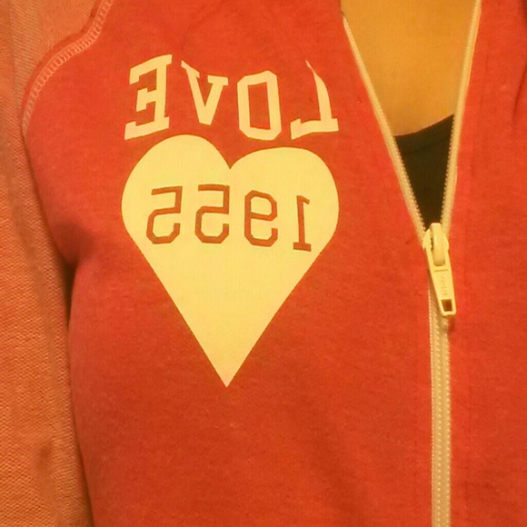 Its a sweat shit - Picture 2 of 4