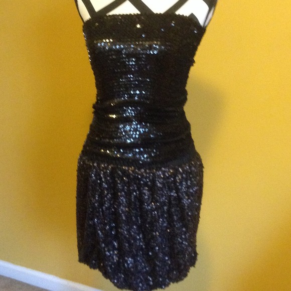 New mini skirt sequin design.By Cherokee XL 14/16 - Picture 1 of 4