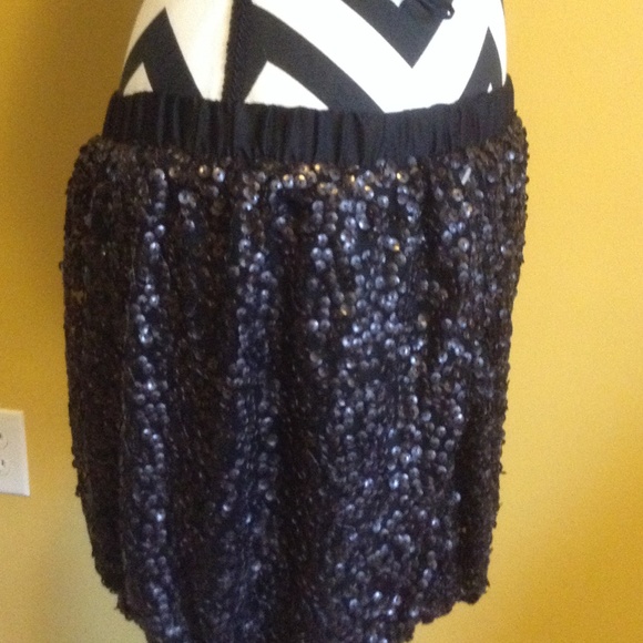 New mini skirt sequin design.By Cherokee XL 14/16 - Picture 4 of 4