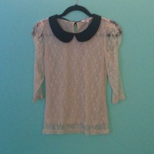 Creme colored Lace Peter Pan collared top!