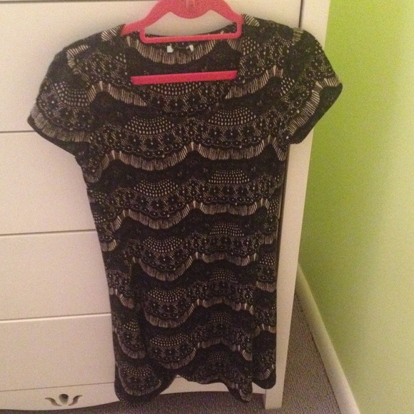 black and white patterned dress