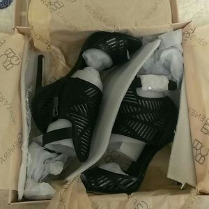 BRAND NEW BCBG black leather heels
