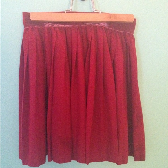 Maroon Chiffon Skirt - Picture 1 of 3