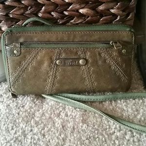 Fossil Clutch