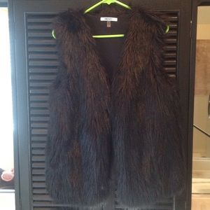 DKNY faux fur vest - sz M!