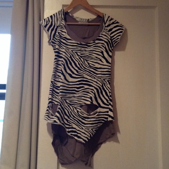 ‼️SOLD‼️ 2⃣in1⃣ Zebra top(s) ♦️NWOT♦️