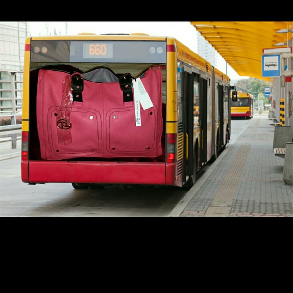 Gifted: Snazzy Pink Tote - Picture 4 of 4