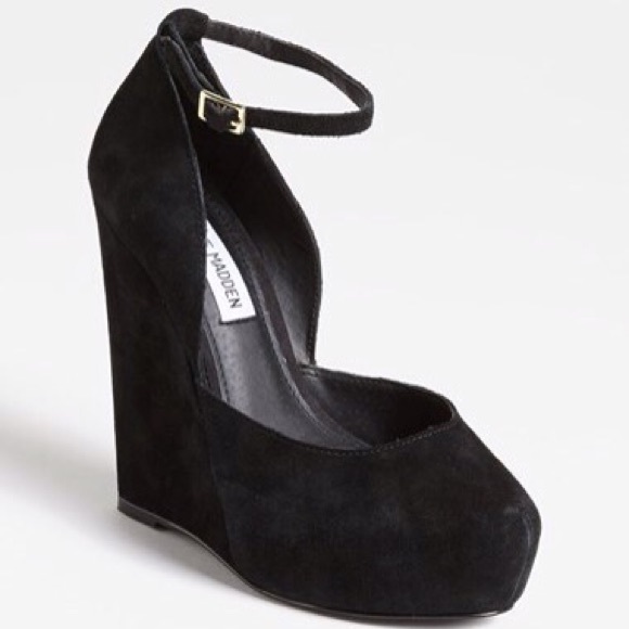 Steve Madden Shoes - Steve Madden Black Wedges NIB