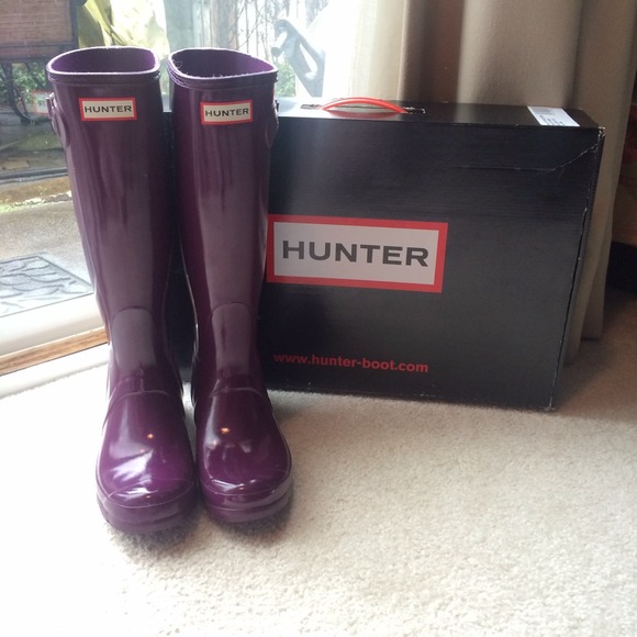 Hunter Wellington Rain boots in bright plum