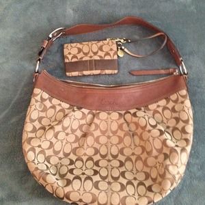 ❤️Finale Price❤️Coach Bag & Bonus Wristlet!