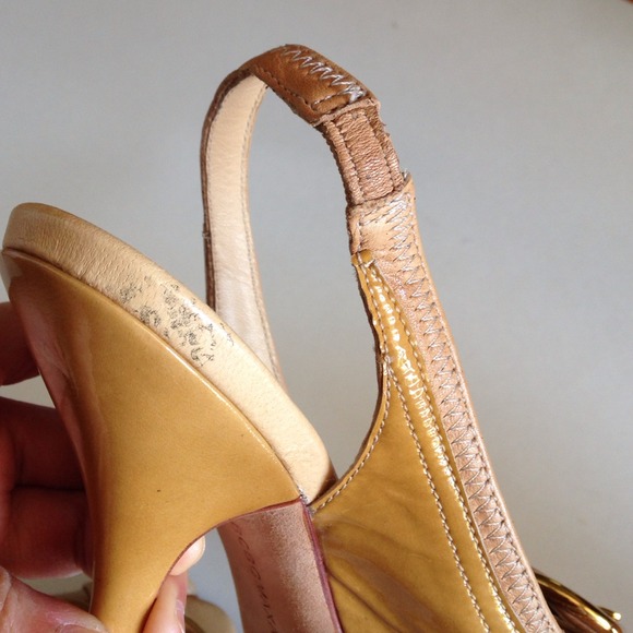 BCBG MaxAzria || perfect tan heels - Picture 4 of 4