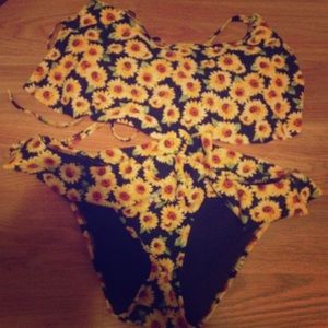 🌻A sunflower bathing suit 🌻