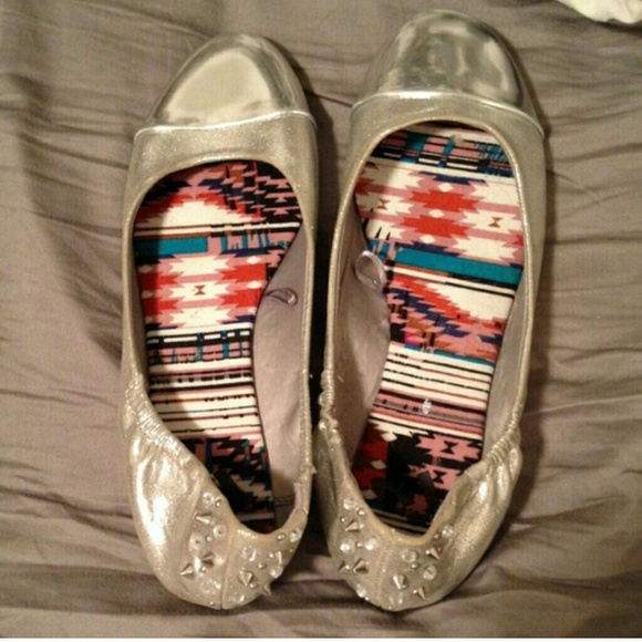 SOLD Flats - Picture 1 of 1