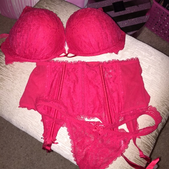 Victoria's Secret Other - VS Red Lace 3pc Bombshell Set 32D