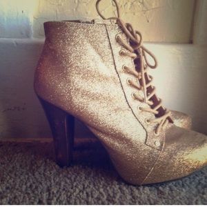 Cute glitter boots