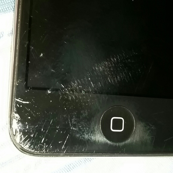 Ipod Touch 4th Generation 16GB - Picture 2 of 3