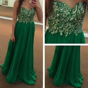 !!!!!!!SOLD!!!!!!!! Emerald green Prom dress