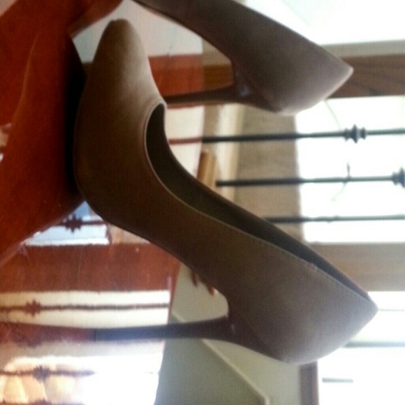 High heals - Picture 1 of 1