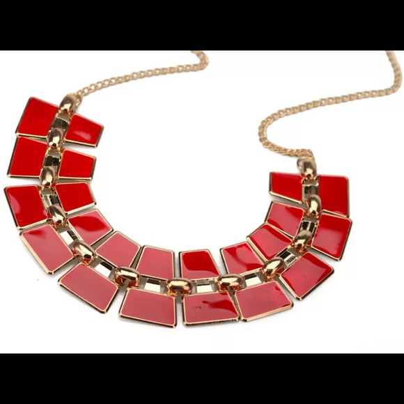 Jewelry - 🎉Posh Statement Necklace🎉Host Pick 7/11☀️