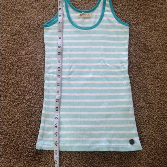 Tops - Picture 2 of 3