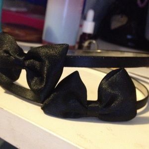Bow tie headband