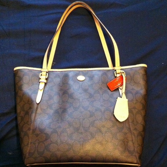 Coach Signature Zip Top Tote