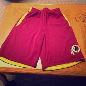 Youth Medium Washington Redskins shorts