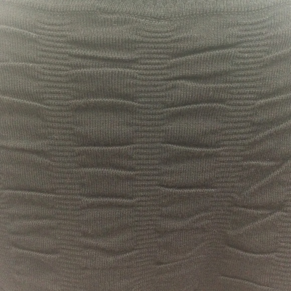 Cropped Sweater - Picture 4 of 4