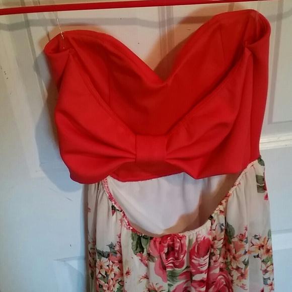 Dress - Picture 3 of 4