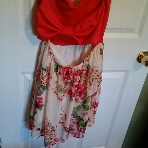 Dress - Picture 4 of 4