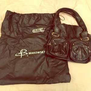B Makowsky Black leather purse with dust bag.