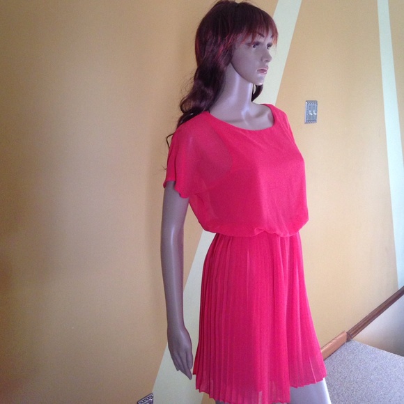 Dress - Picture 2 of 4
