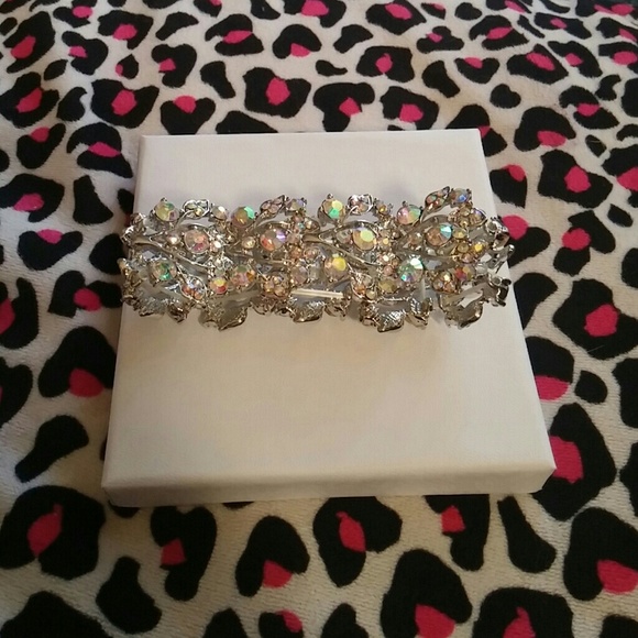 Brand new bracelet - Picture 1 of 2