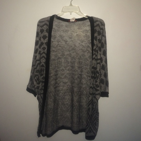 Cardigan - Picture 1 of 3