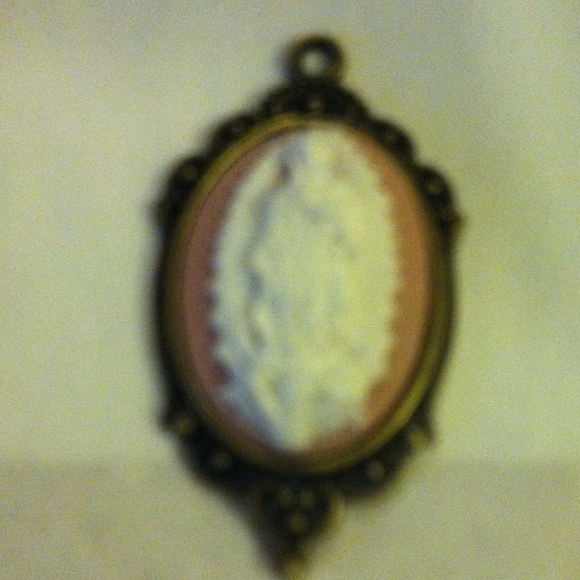 Cameo Mary pendent - Picture 1 of 3