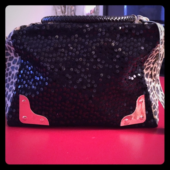 🎉✂️Leopard small purse!!🎉✂️