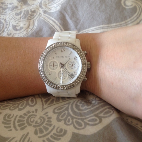 FLASH SALE Michael Kors watch - Picture 4 of 4