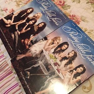 COMPLETE SEASON 1 AND 2 OF PRETTY LITTLE LIARS