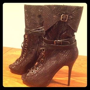 Dollhouse  Lascala Peep Toe Style Boots☀️buy2 get1