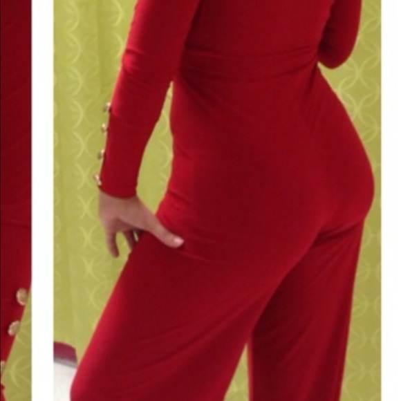 Sleeves of jumpsuit