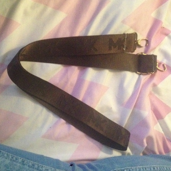 MK strap to the purse! (goes together)