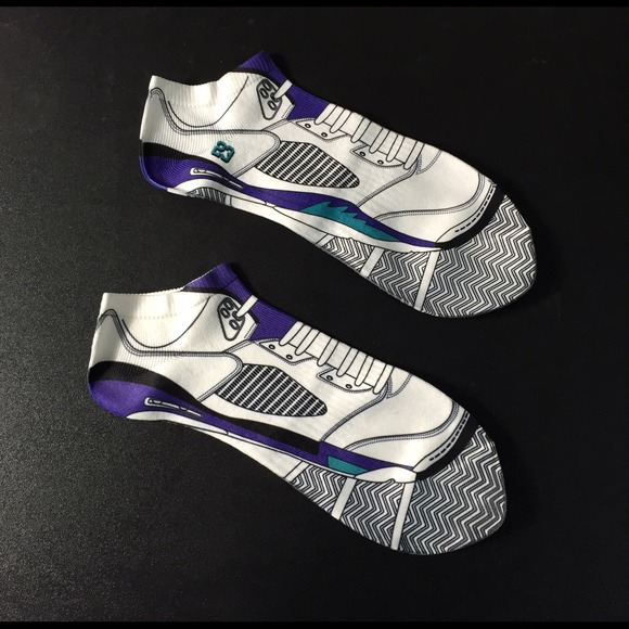 Brand New Jordan Retro 5 Grape socks Sz 8-12