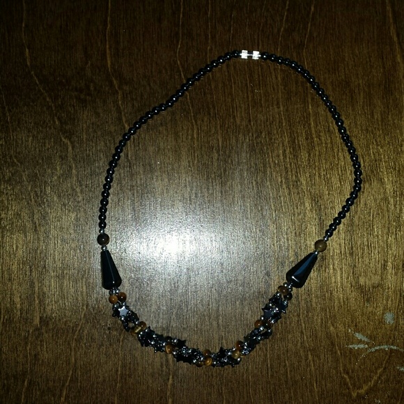 Beat Necklace - Picture 2 of 2