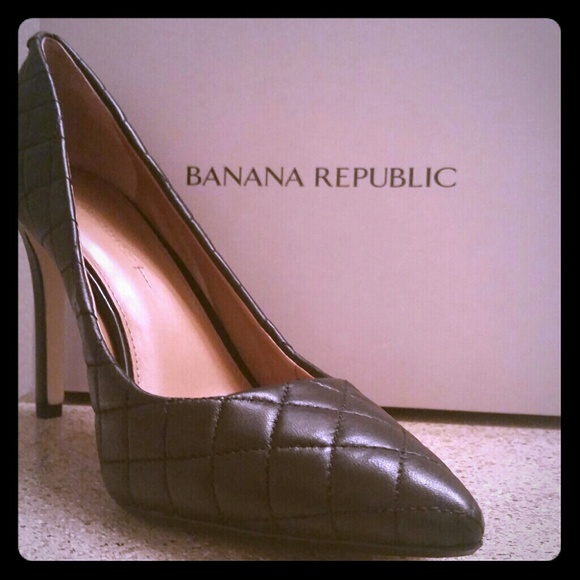 ¡¡¡LAST CHANCE!!! NIB Black Quilted BR Pumps