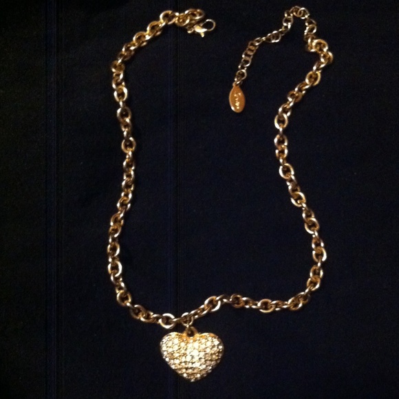 Gold guess heart necklace