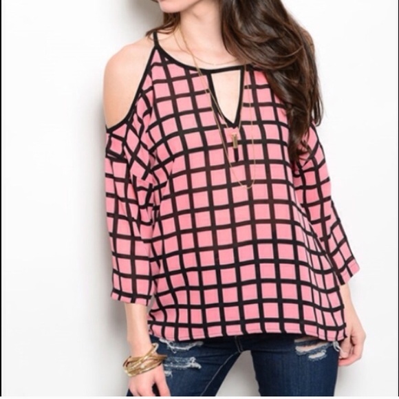 SOLD OUT ! pink and black open shoulder top - Picture 3 of 4